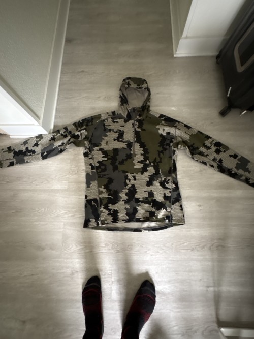 imagen de KUIU Half-Zip Camouflage Hunting Hoodie con Capucha