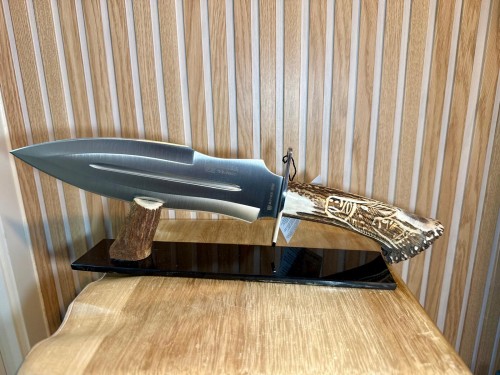imagen de Cuchillo Remate Verraco tallado
