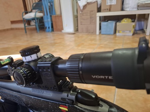 imagen de Visor Vortex Viper PST Gen II 5-25x50 FFP  ret&iacute;cula EBR-7C. Monturas Spuhr SP-3601